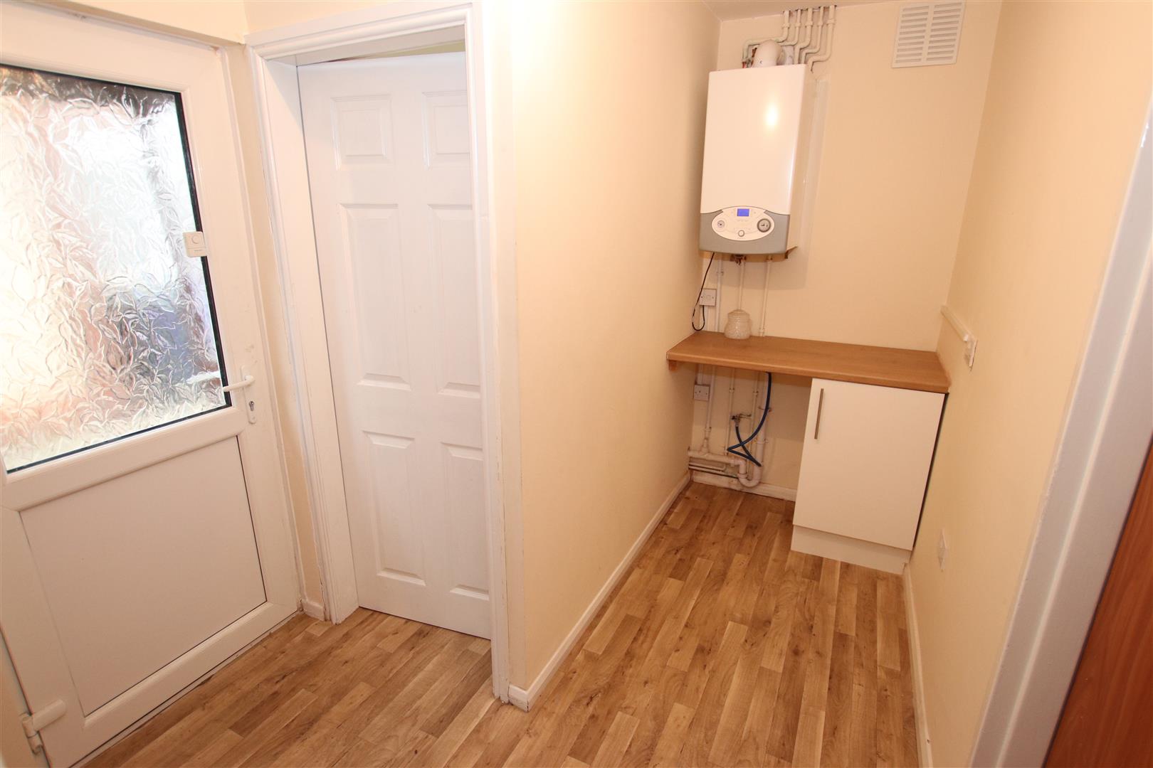REAR LOBBY AREA / UTILITY